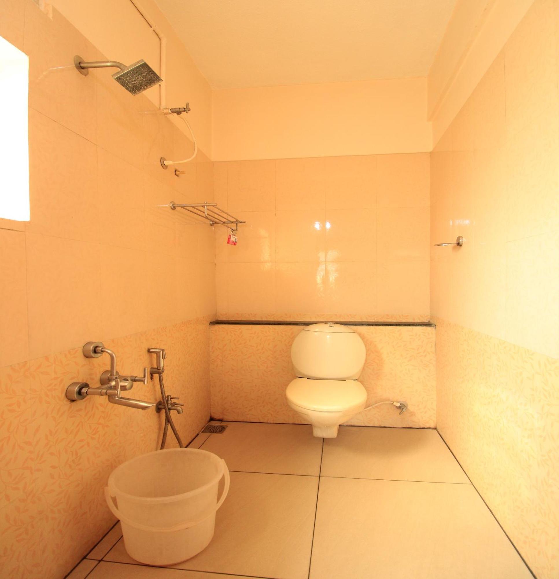 Hotel Rathnavel Towers Chennai Exterior photo